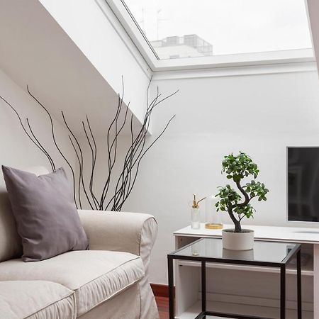 2 Bedroom 2 Bathroom Apt - Duomo 2 ミラノ エクステリア 写真