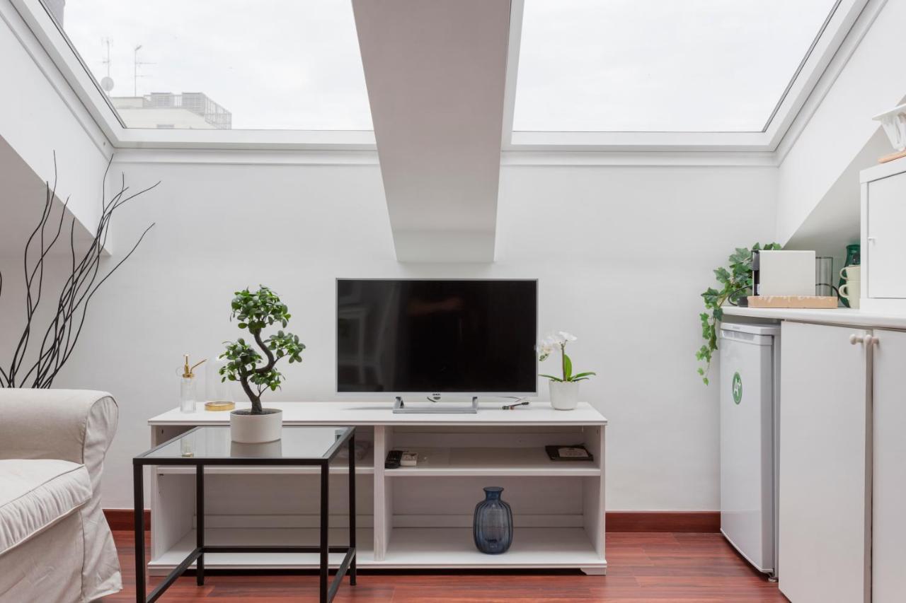 2 Bedroom 2 Bathroom Apt - Duomo 2 ミラノ エクステリア 写真