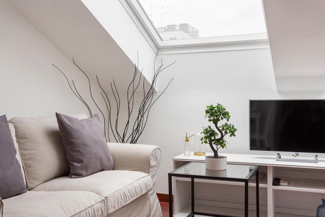 2 Bedroom 2 Bathroom Apt - Duomo 2 ミラノ エクステリア 写真