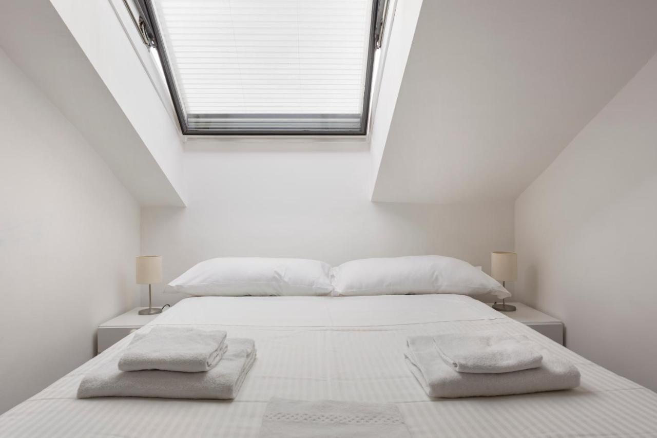 2 Bedroom 2 Bathroom Apt - Duomo 2 ミラノ エクステリア 写真