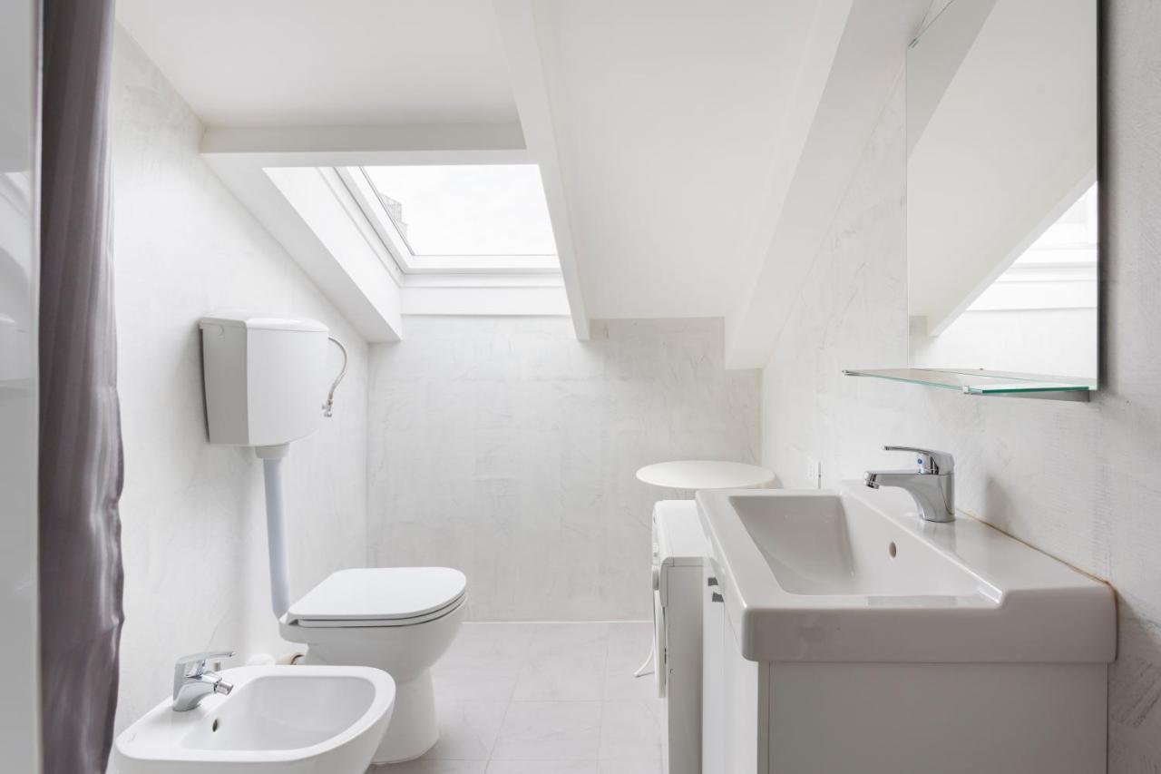 2 Bedroom 2 Bathroom Apt - Duomo 2 ミラノ エクステリア 写真