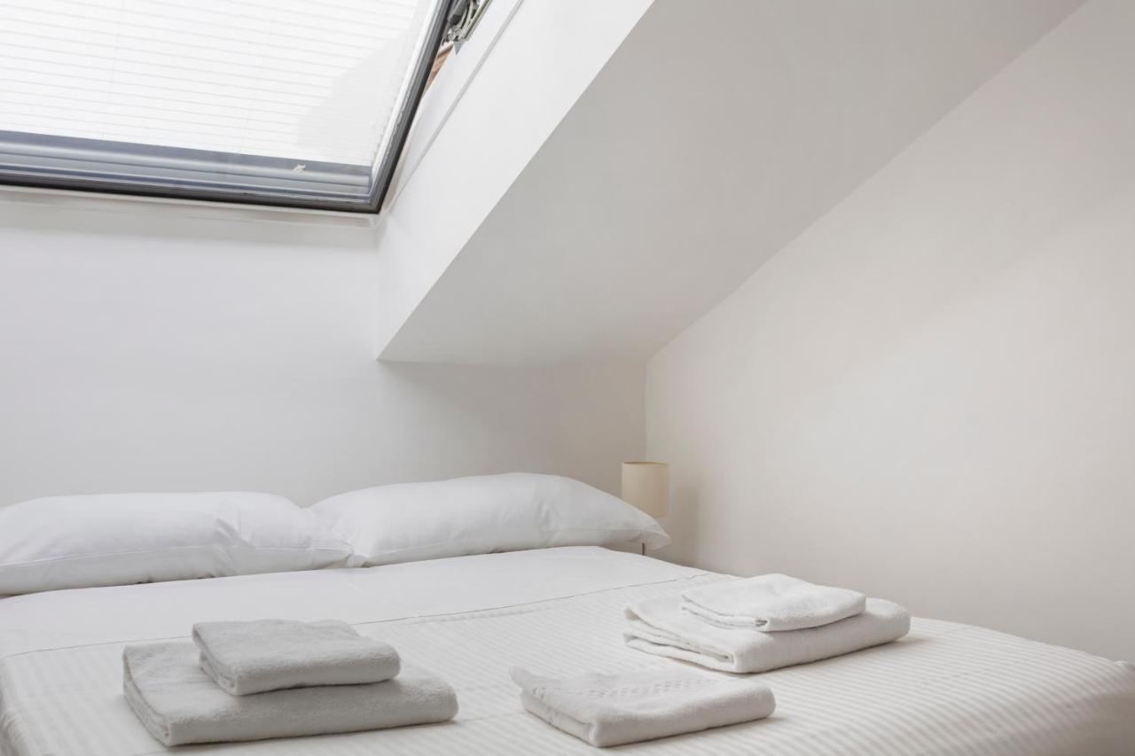 2 Bedroom 2 Bathroom Apt - Duomo 2 ミラノ エクステリア 写真